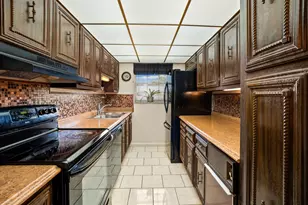 113 Lakes End Dr, Fort Pierce, FL 34982 - Photo 9