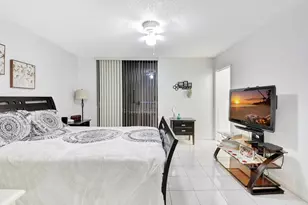 5220 Las Verdes Circle Circle, Delray Beach, FL 33484 - Photo 9