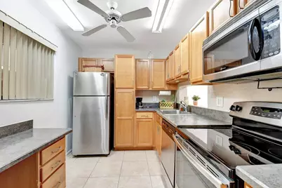 5220 Las Verdes Circle Circle #223, Delray Beach, FL 33484 - Photo 5