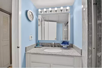 3524 Via Poinciana #303, Lake Worth, FL 33467 - Photo 17