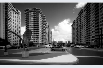 18081 Biscayne Boulevard #403, Aventura, FL 33160 - Photo 1