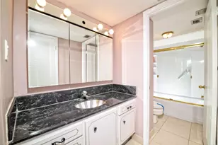 18081 Biscayne Blvd, Aventura, FL 33160 - Photo 31