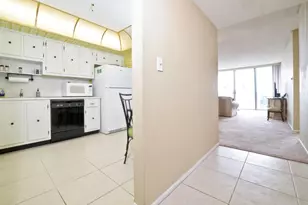 18081 Biscayne Blvd, Aventura, FL 33160 - Photo 21