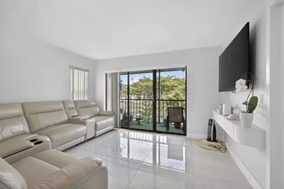 1115 Green Pine Boulevard #D2, West Palm Beach, FL 33409 - Photo 3