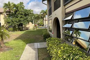 334 Pine Ridge Cir, Greenacres, FL 33463 - Photo 3