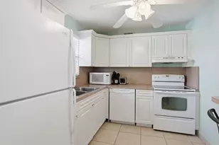 721 Lori Dr, Palm Springs, FL 33461 - Photo 13