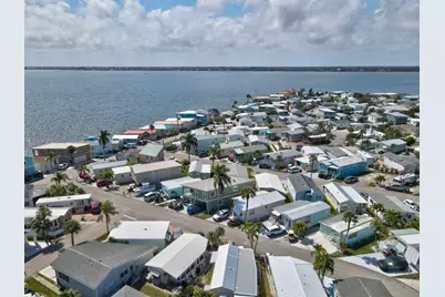 976 Nettles Boulevard, Jensen Beach, FL 34957 - Photo 5