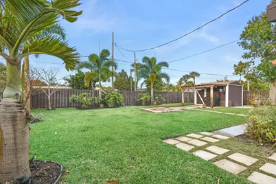 525 Evergreen Drive, Lake Park, FL 33403 - Photo 25