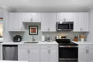 525 Evergreen Dr, Lake Park, FL 33403 - Photo 9