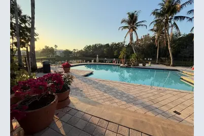 100 Crestwood Ct Court N #111, Royal Palm Beach, FL 33411 - Photo 17