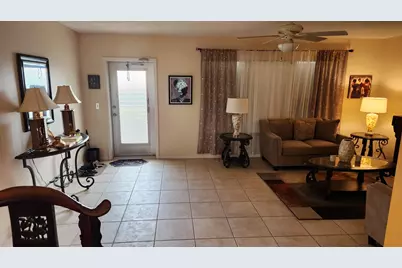 304 Wellington E #304, West Palm Beach, FL 33417 - Photo 3