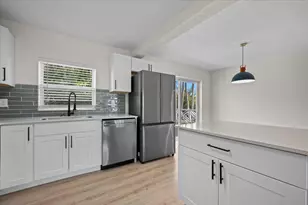 2585 Lorraine Ct, North Palm Beach, FL 33403 - Photo 7