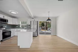 2585 Lorraine Ct, North Palm Beach, FL 33403 - Photo 9