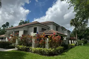 364 Prestwick Cir, Palm Beach Gardens, FL 33418 - Photo 3