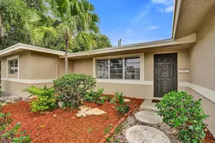 1004 SE 11th St, Deerfield Beach, FL 33441 - Photo 13