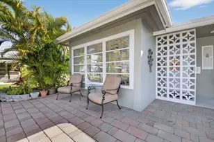 787 High Point Dr W, Delray Beach, FL 33445 - Photo 3