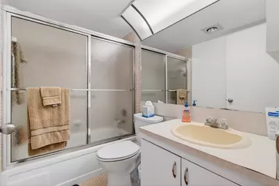 3028 Guildford B #B, Boca Raton, FL 33434 - Photo 17