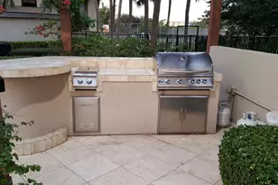 1830 Embassy Dr, West Palm Beach, FL 33401 - Photo 5