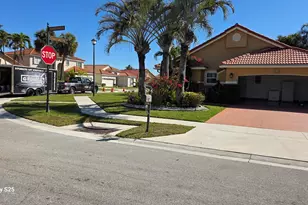 12390 Summer Springs Dr, Boynton Beach, FL 33437 - Photo 3