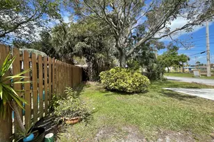 701 SE 4th St, Boynton Beach, FL 33435 - Photo 9