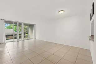 9340 Lagoon Pl, Davie, FL 33324 - Photo 9