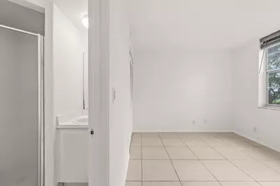 9340 Lagoon Place #206, Davie, FL 33324 - Photo 15