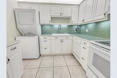 390 Golfview Road #G, North Palm Beach, FL 33408 - Photo 5