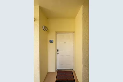975 NW Flagler Avenue #302, Stuart, FL 34994 - Photo 9