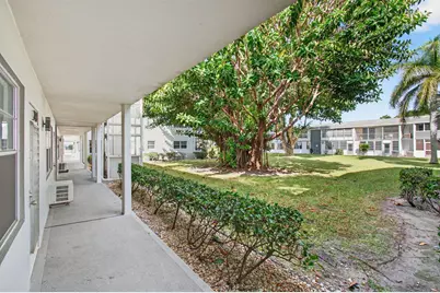 247 Ventnor R, Deerfield Beach, FL 33442 - Photo 3