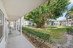 247 Ventnor R, Deerfield Beach, FL 33442 - Photo 3