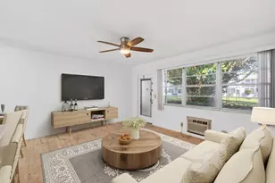 247 Ventnor R, Deerfield Beach, FL 33442 - Photo 1
