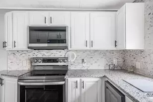 8301 SE Skylark Ave, Hobe Sound, FL 33455 - Photo 11