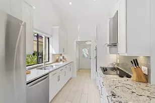 125 Harbourside Cir, Jupiter, FL 33477 - Photo 13