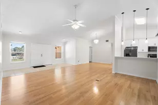 6581 SE Nantucket Ct, Hobe Sound, FL 33455 - Photo 11