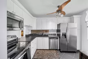 130 Lake Constance Dr, West Palm Beach, FL 33411 - Photo 5