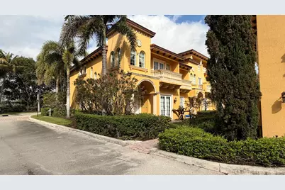 210 NE 69th Circle, Boca Raton, FL 33487 - Photo 5