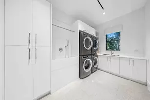 248 E Lakewood Rd, West Palm Beach, FL 33405 - Photo 15