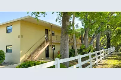 400 18th Street N #5, Vero Beach, FL 32960 - Photo 1