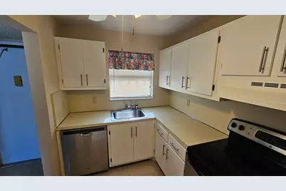 4640 Lucerne Lakes Boulevard W #303, Lake Worth, FL 33467 - Photo 3