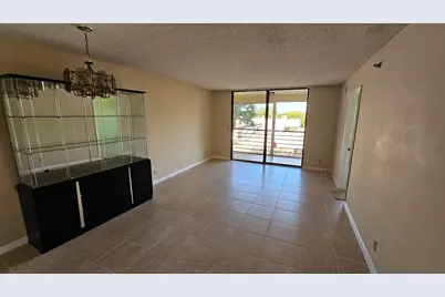 4640 Lucerne Lakes Boulevard W #303, Lake Worth, FL 33467 - Photo 5