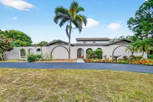 1214 Park Ln, Haverhill, FL 33417 - Photo 1