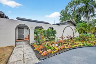 1214 Park Ln, Haverhill, FL 33417 - Photo 5