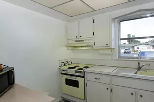 2789 Ashley Dr W, West Palm Beach, FL 33415 - Photo 7