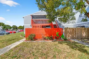 18 Crossings Cir, Boynton Beach, FL 33435 - Photo 1