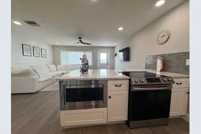 108 SW 9th Street, Boynton Beach, FL 33426 - Photo 15