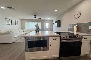 108 SW 9th St, Boynton Beach, FL 33426 - Photo 15