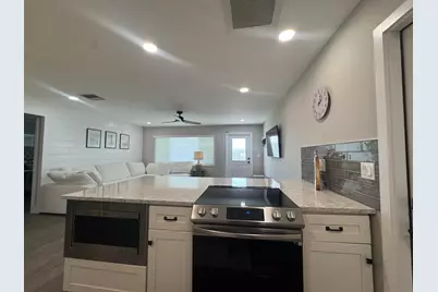 108 SW 9th Street, Boynton Beach, FL 33426 - Photo 11