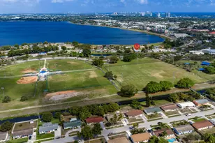 1382 N Mangonia Dr, West Palm Beach, FL 33401 - Photo 53