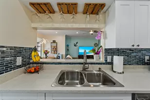 108 Half Moon Cir, Hypoluxo, FL 33462 - Photo 9