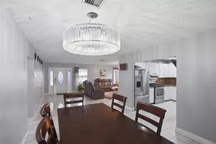 1301 SW 75th Ave, North Lauderdale, FL 33068 - Photo 9